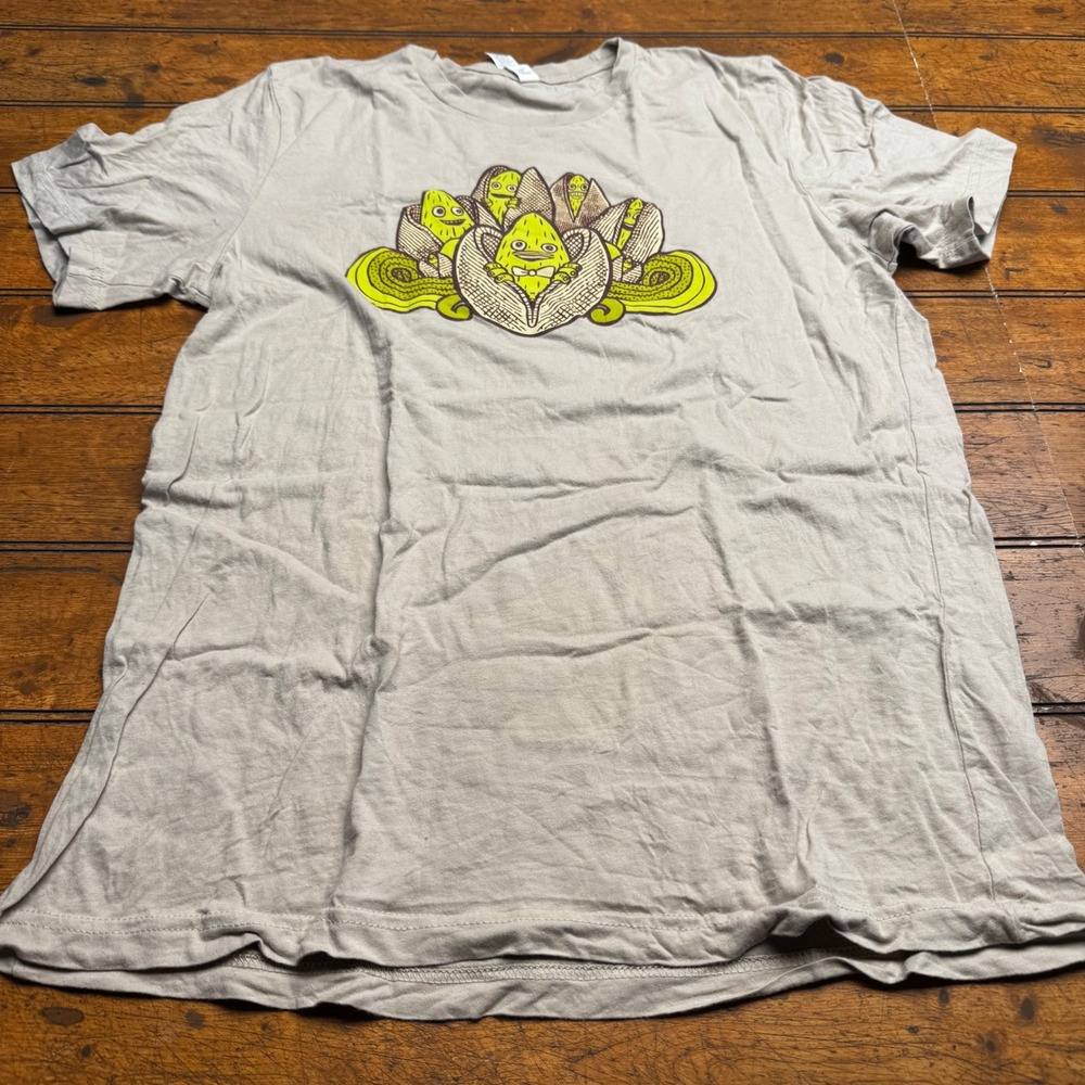 Indeed‎ Brewing Company Pistachio Graphic T-Shirt Mens Large Tan Sleeve Cotton